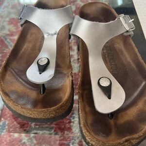 Birkenstock Women’s Gizeh Silver Sandals, silver color